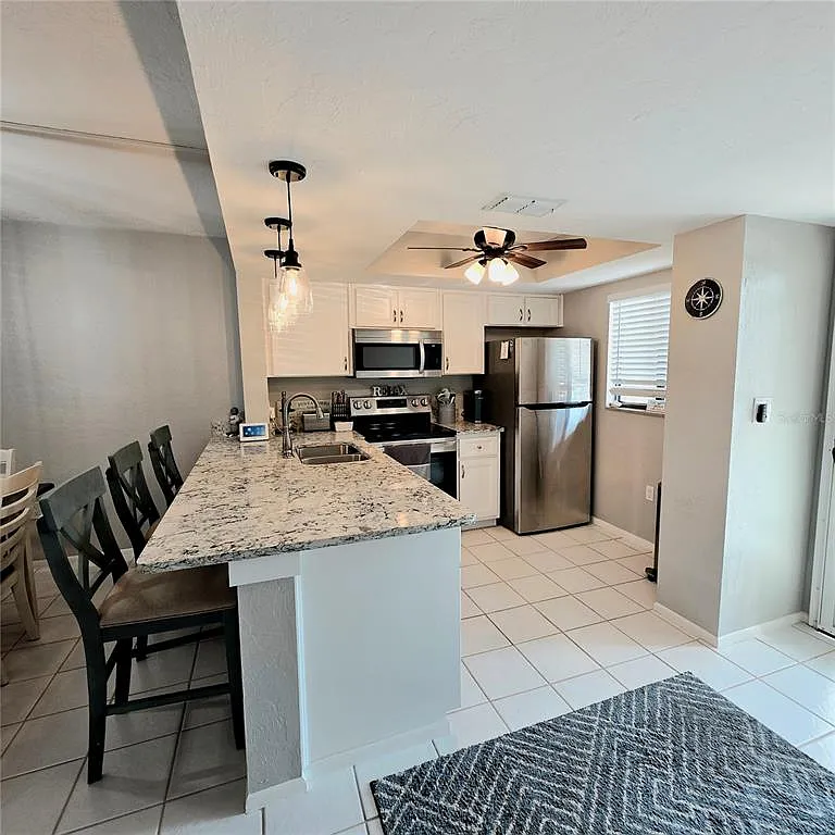 2 bed, 2.0 bath, 886 sqft, $1,700 — Photo 4
