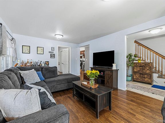 3rd image of 1463 Lincoln Terrace