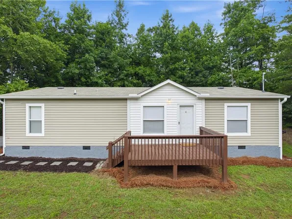 672 King Richard Ct, Murrayville, GA 30564