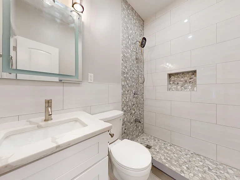317 W 48th St #2R — Photo 4