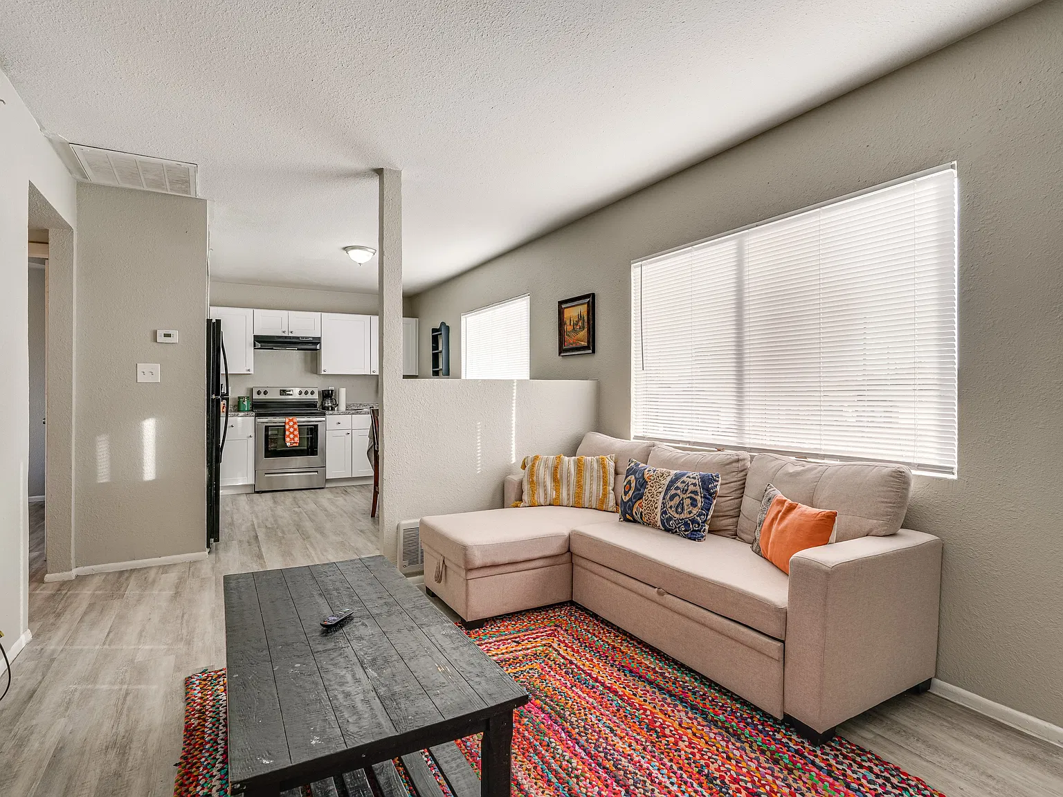 2 bed, 700 sqft, $1,550 — Photo 1