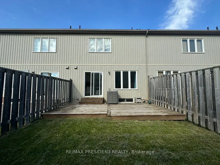 4 Avedisian St — Photo 21