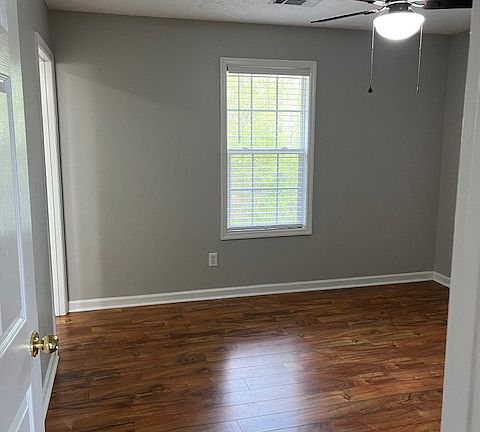 4th image of 164 N Burson Ave Unit 2