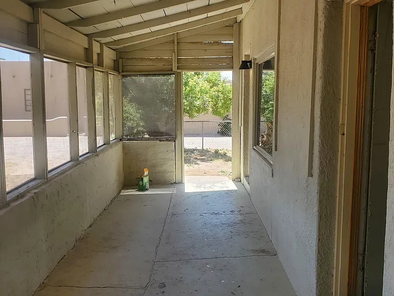 523 N Alameda Blvd #B — Photo 5