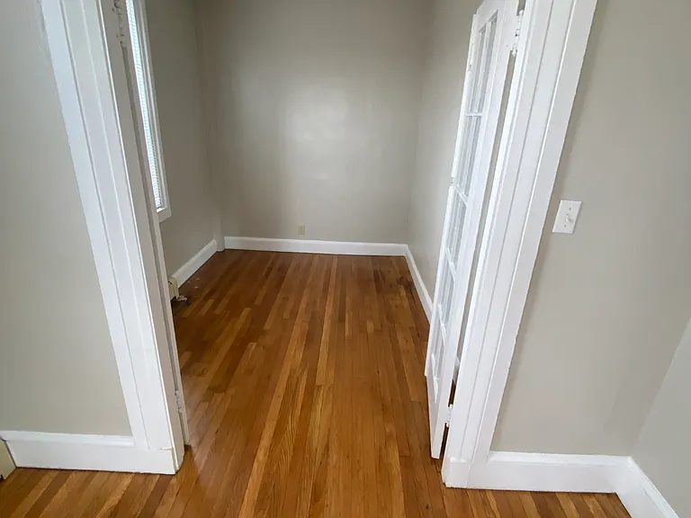 350 Pine St #2F — Photo 12