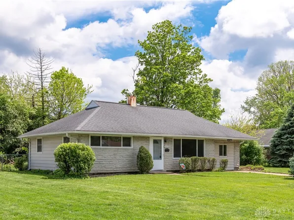 3832 Saranac Dr, Dayton, OH 45429