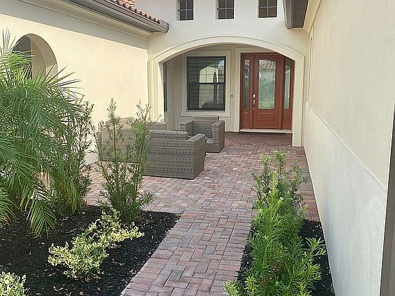 Private courtyard 