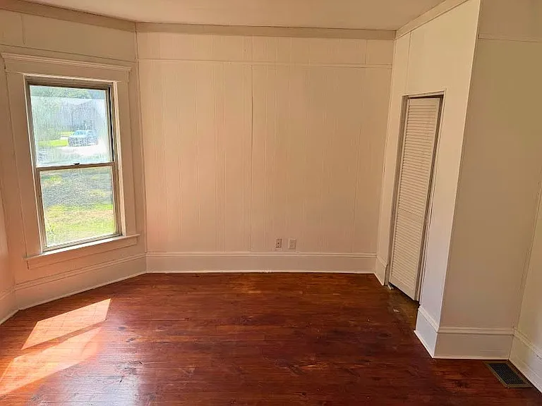 15007 Cardinal Ave — Photo 6