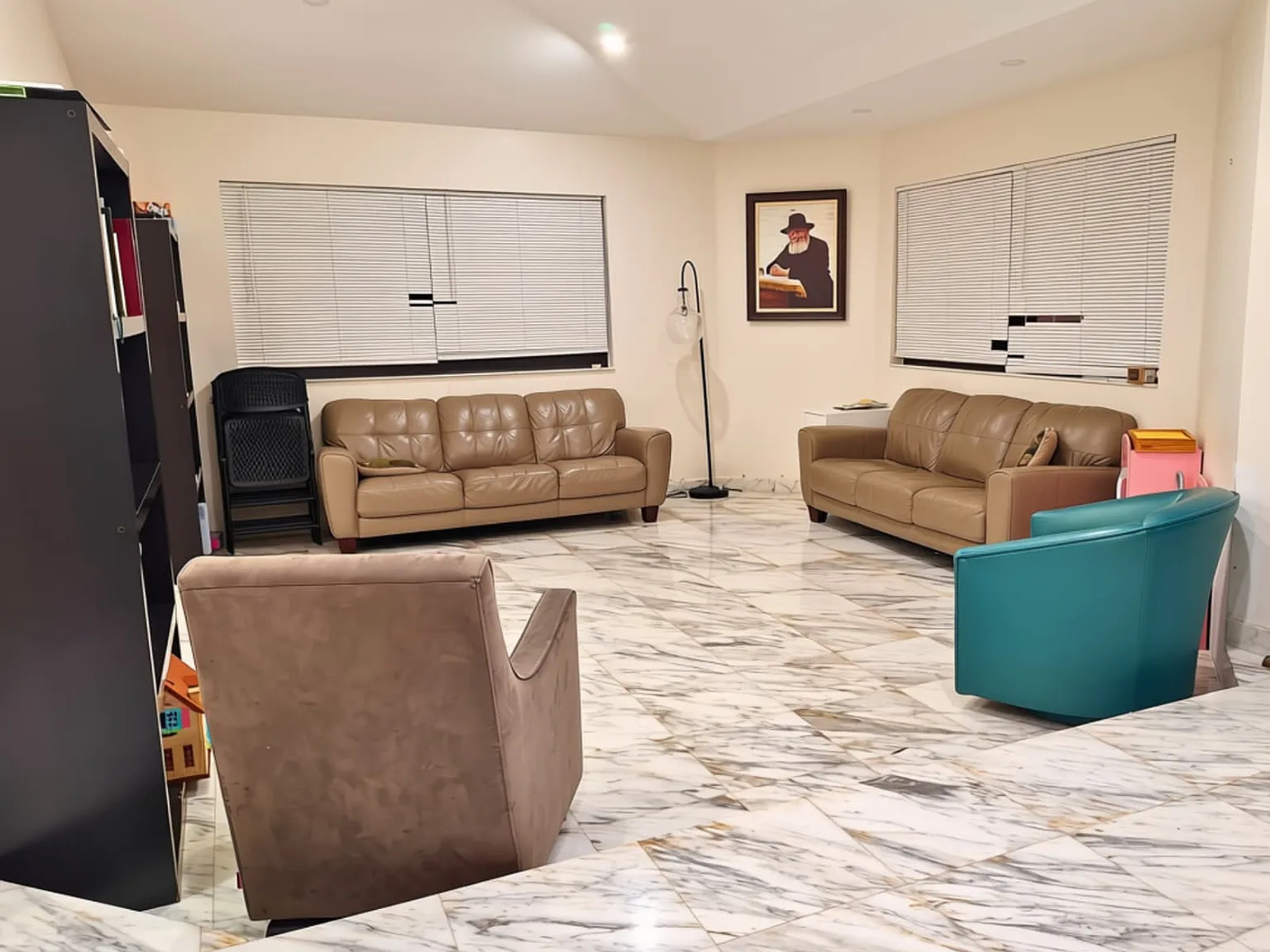 4 bed, 2.5 bath, 3560 sqft, $5,200 — Photo 4
