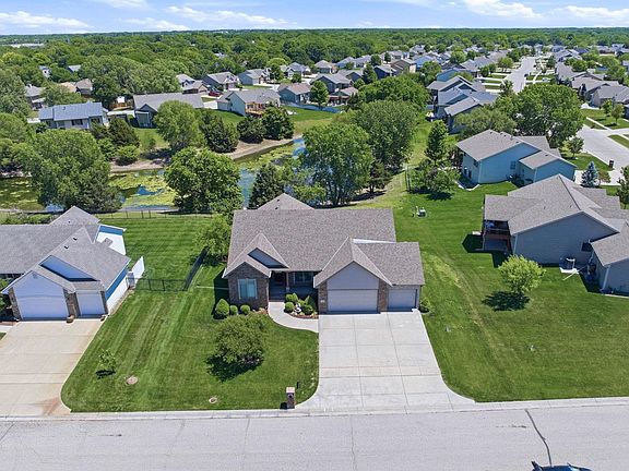 3rd image of 616 S Saint Andrews Dr