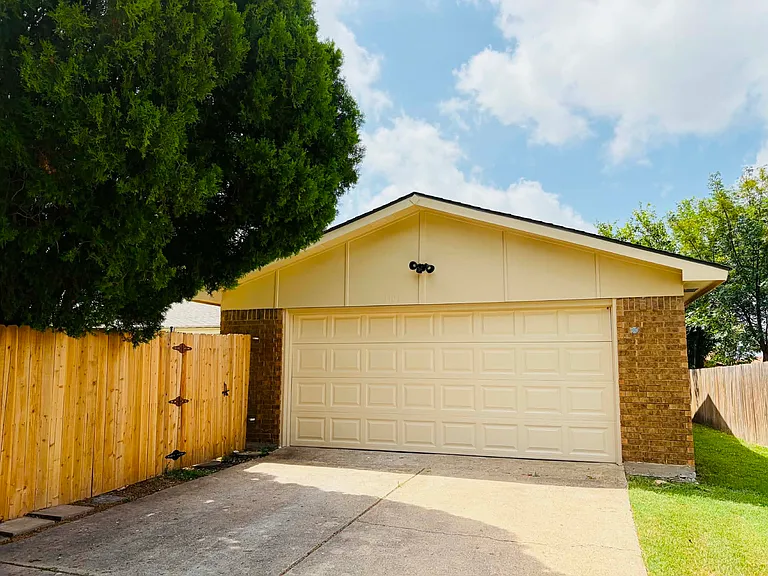 1101 Lombardy Dr — Photo 15