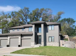 2404 N 188th Ter, Elkhorn, NE 68022