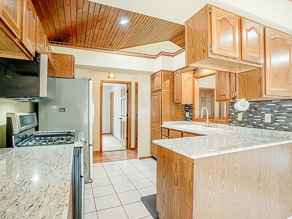 2nd image of 788 Browning Ave
