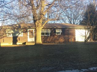 910 Tyler St, Aurora, MO 65605