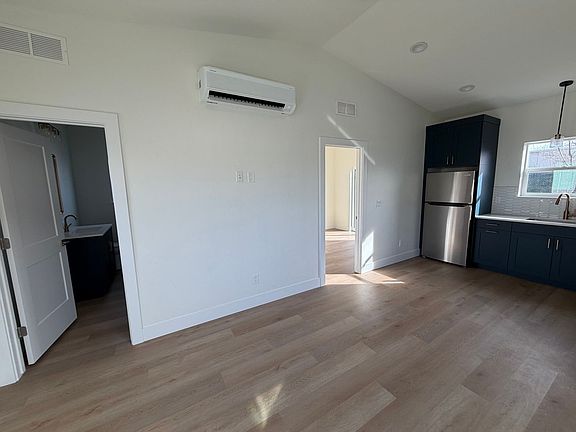 5th image of 1410 S Newell St #100