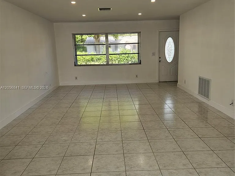 1400 NW 90th Way — Photo 3