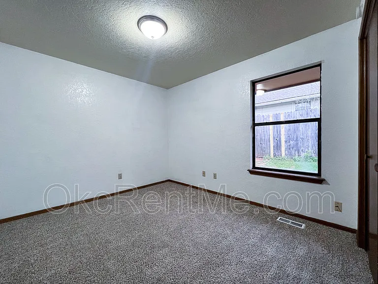6801 Chisholm Ct — Photo 16