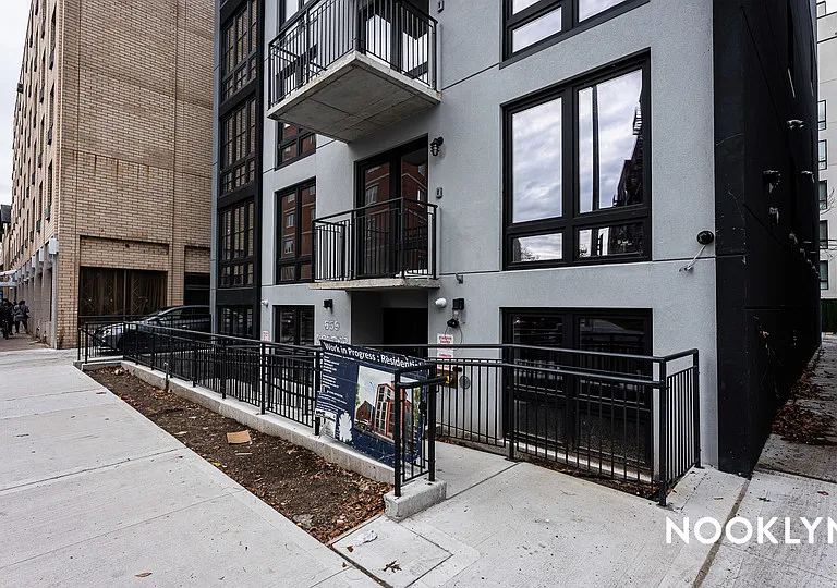 639 Foster Ave #504 — Photo 30