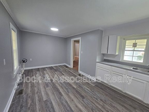 4th image of 909 Gaines Ave