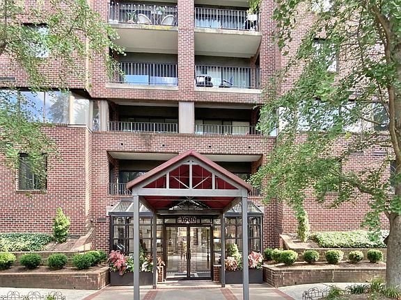 2nd image of 1600 Prince St APT 408