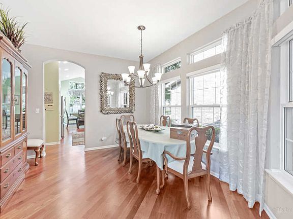 5th image of 1103 Oxford Ct #62
