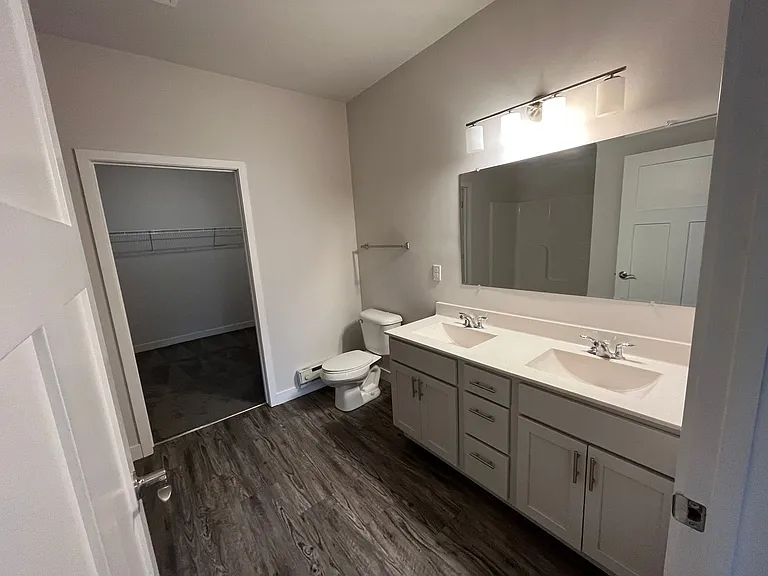 Cottage Grove Commons: Gaston — Photo 120