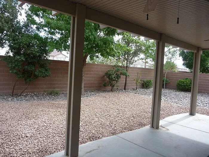 6 bed, 4.0 bath, 4015 sqft, $3,185 — Photo 2