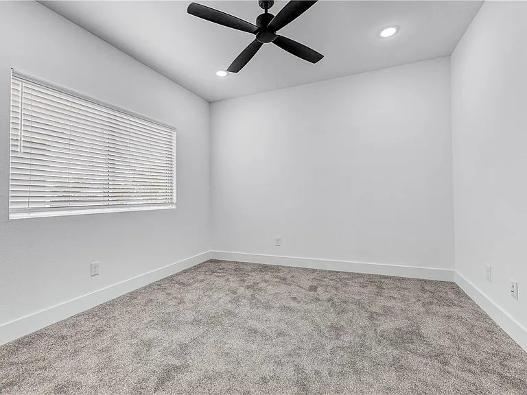 3008 Alpha Wolf Ct — Photo 20