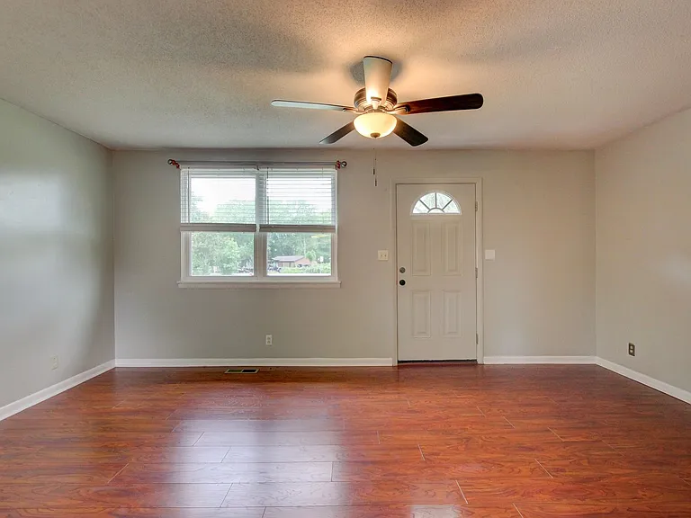 729 Welsey Dr — Photo 18