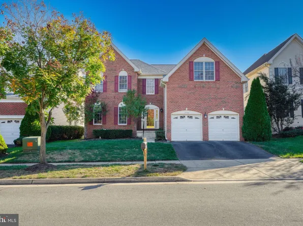 25466 Chambers Dr, Chantilly, VA 20152
