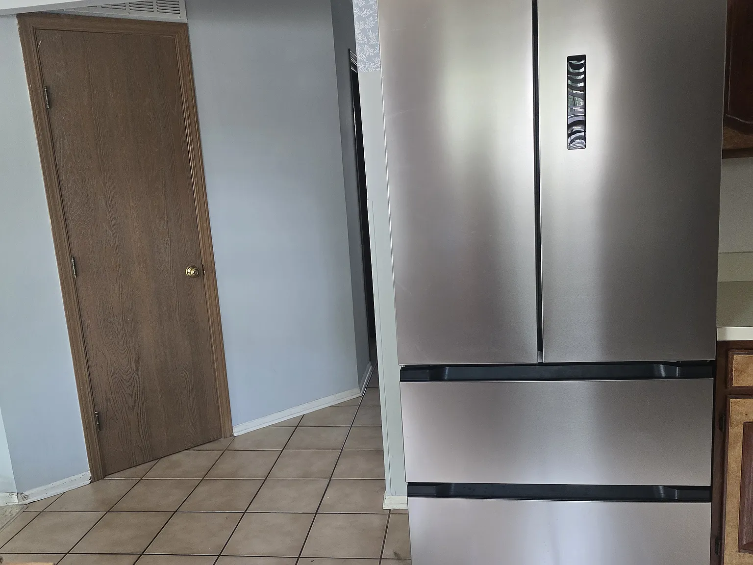 3 bed, 2.5 bath, 1743 sqft, $3,425 — Photo 2