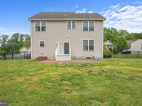 4th image of 554 Phillips Dr