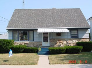 1217 S 20th St, Manitowoc, WI 54220