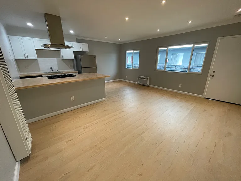 730 N Mariposa Ave — Photo 15