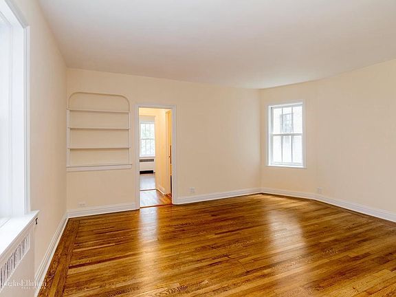3rd image of 482 Hudson St #4A