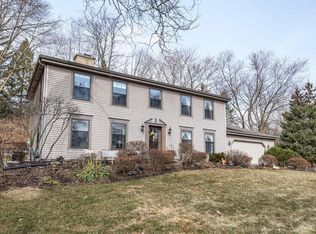 2785 Woodbridge Ct, Brookfield, WI 53005