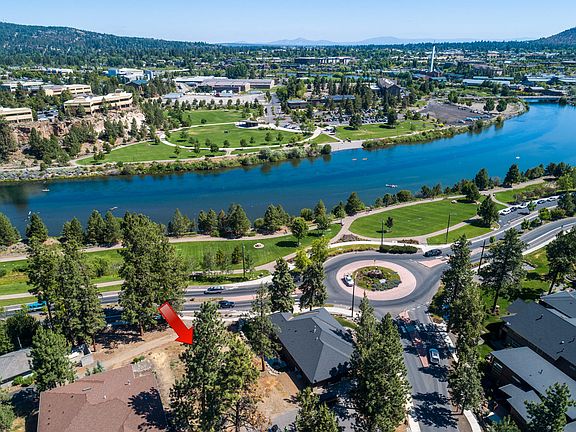 3rd image of 19869 Alderwood Cir