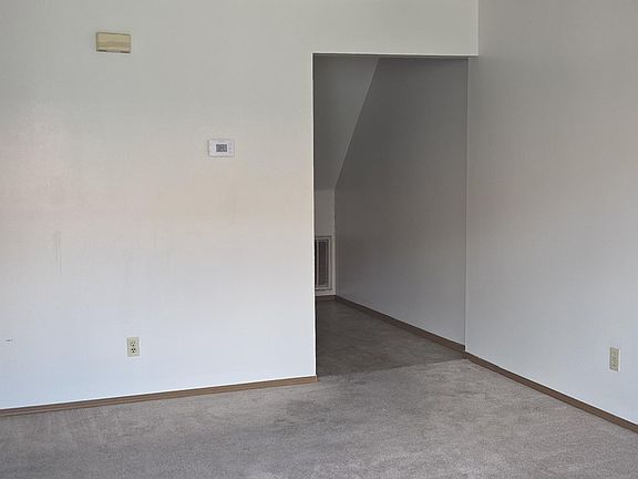 4th image of 404 W Mill St #8