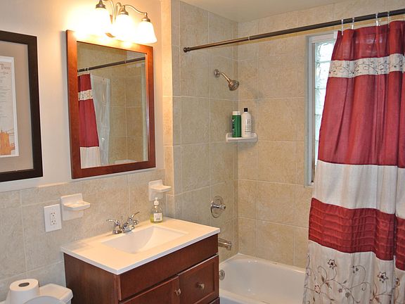 1st floor bathroom