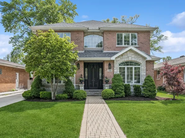 725 Park Plaine Ave, Park Ridge, IL 60068