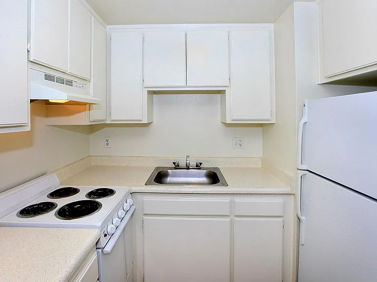 Heritage Park Montclair Senior Apartments — Photo 39