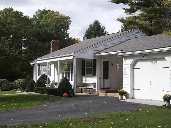 2nd image of 31 Viele Ave