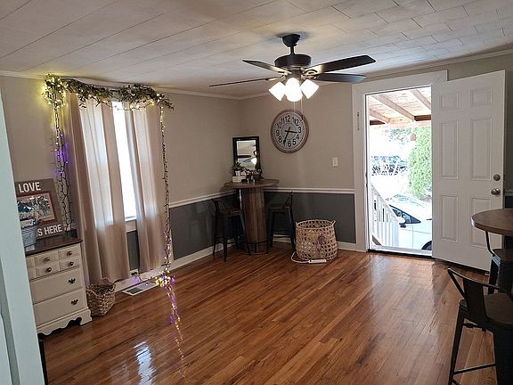 4th image of 515 Bailey St