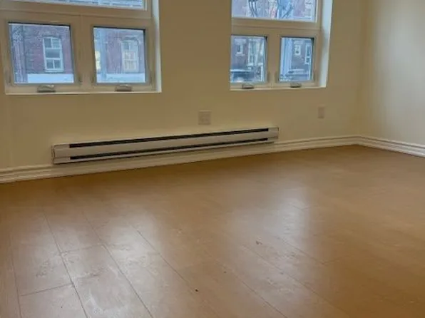 404 Queen St W, Toronto, ON M5V 2A6