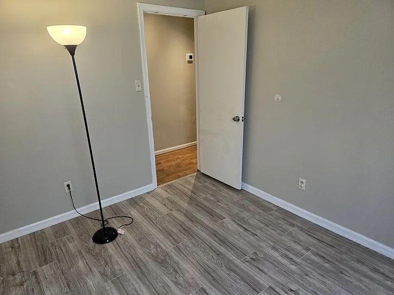 4692 Greenlaw Dr — Photo 12
