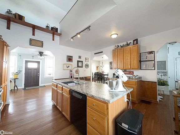5th image of 1424 Lemon Ave