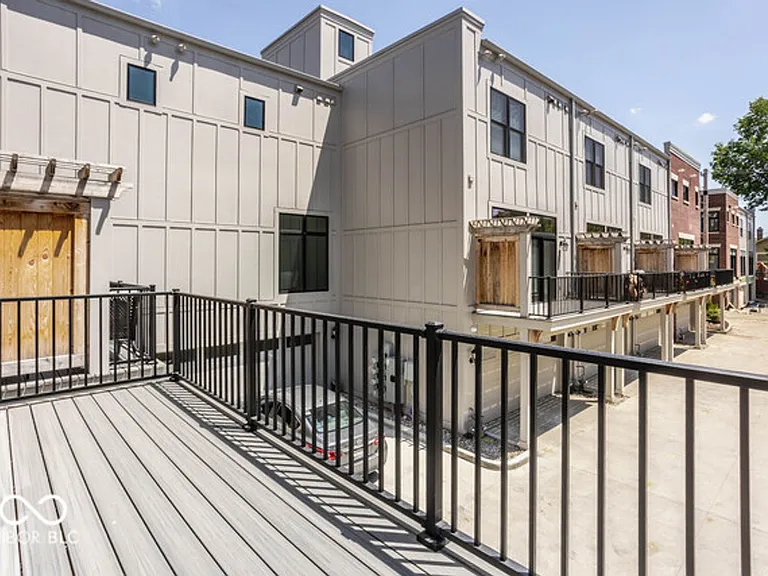 1561 N College Ave — Photo 30