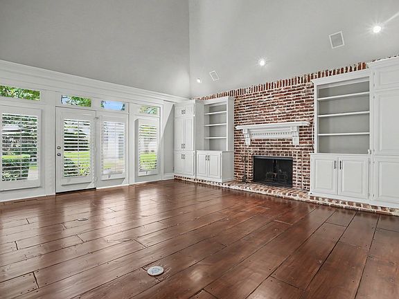 4th image of 10106 S Maplewood Ave