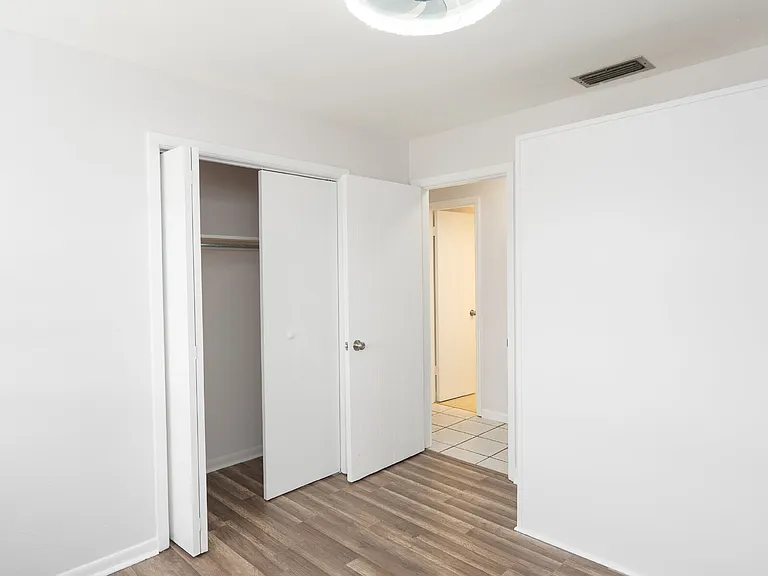 143 Rotonda Cir — Photo 33