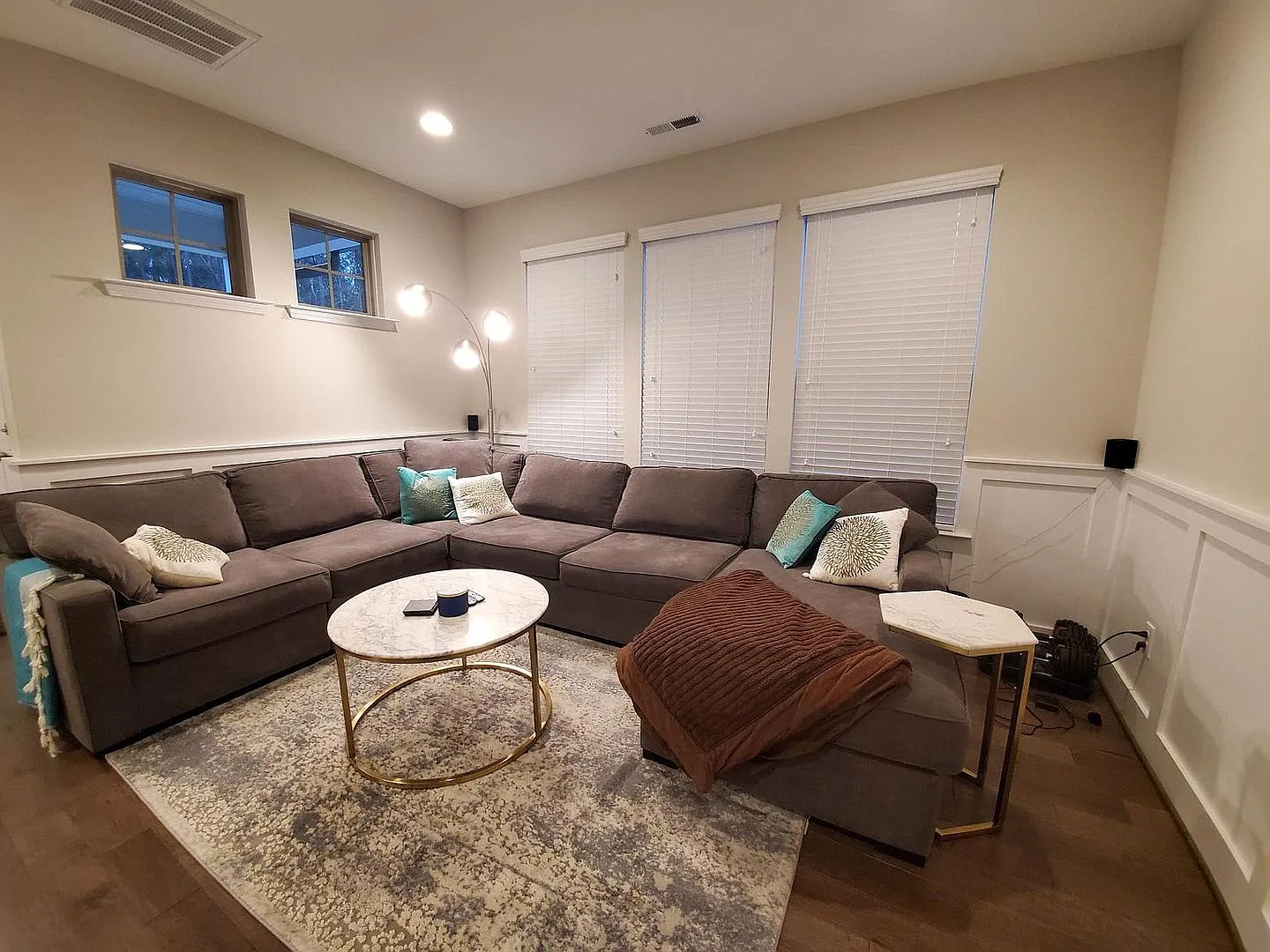 Room in 3 Bedroom Townhome at Metropolitan Dr — Photo 3